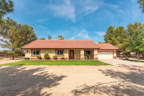 45119 43rd St E, Lancaster, CA 93535 photo 1