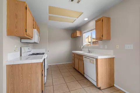 11785 Virginia St, Adelanto, CA 92301 photo 13
