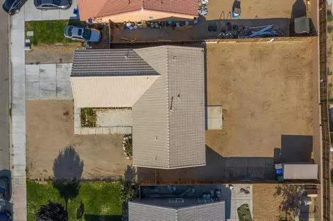11785 Virginia St, Adelanto, CA 92301 photo 2