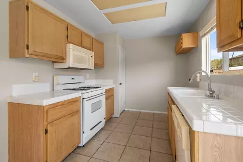 11785 Virginia St, Adelanto, CA 92301 photo 12