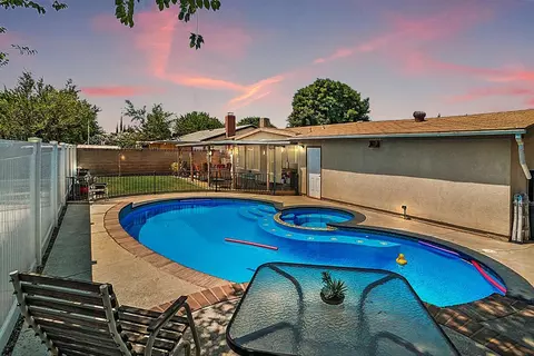 44242 Gingham Ave, Lancaster, CA 93535 photo 1