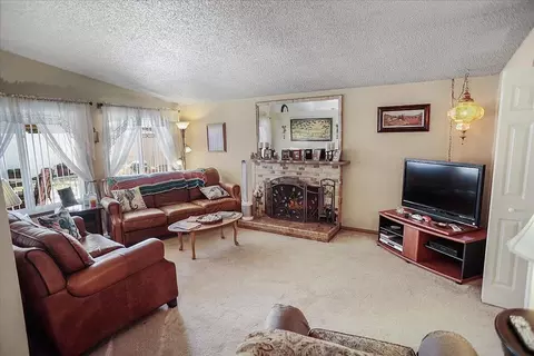 44242 Gingham Ave, Lancaster, CA 93535 photo 4