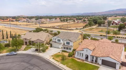 5750 Balmont St, Lancaster, CA 93536 photo 5