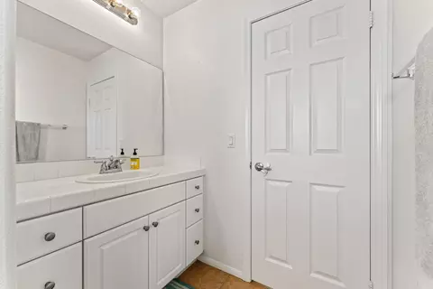 5750 Balmont St, Lancaster, CA 93536 photo 27