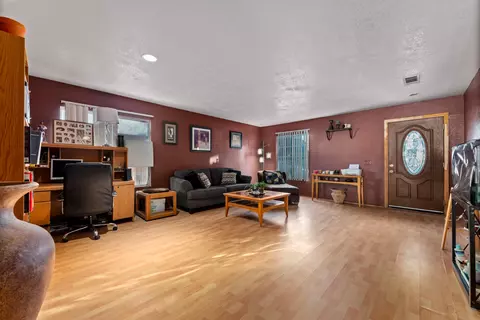 43250 33rd St E, Lancaster, CA 93535 photo 3