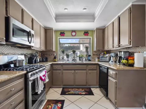 44221 Lively Ave, Lancaster, CA 93536 photo 9