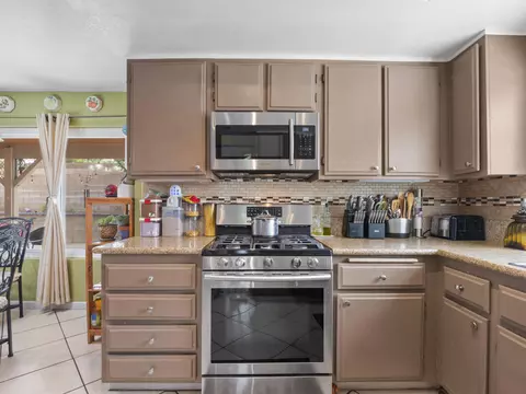 44221 Lively Ave, Lancaster, CA 93536 photo 8