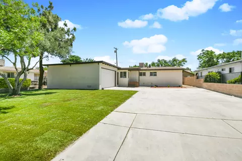 44038 3rd St E, Lancaster, CA 93535 photo 1