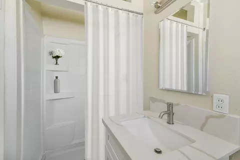44038 3rd St E, Lancaster, CA 93535 photo 10