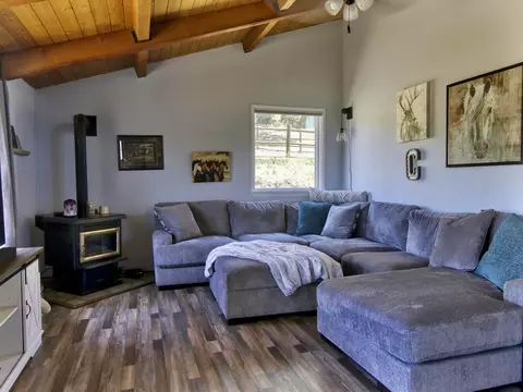 23840 Coyote Ct, Tehachapi, CA 93561 photo 5