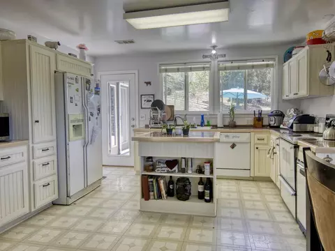 23840 Coyote Ct, Tehachapi, CA 93561 photo 11