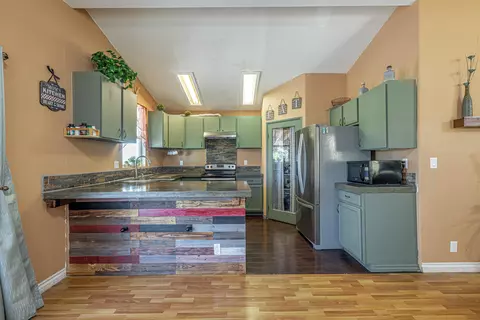 2336 Rangeview Dr, Rosamond, CA 93560 photo 4