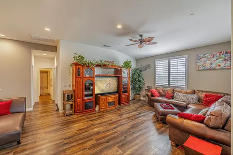 43942 Catsue Pl, Lancaster, CA 93536 photo 15