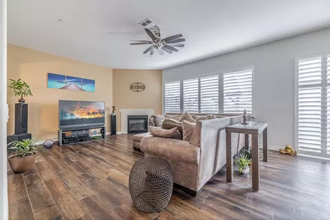43942 Catsue Pl, Lancaster, CA 93536 photo 9
