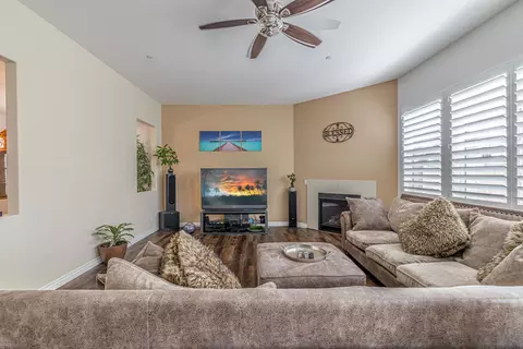 43942 Catsue Pl, Lancaster, CA 93536 photo 10