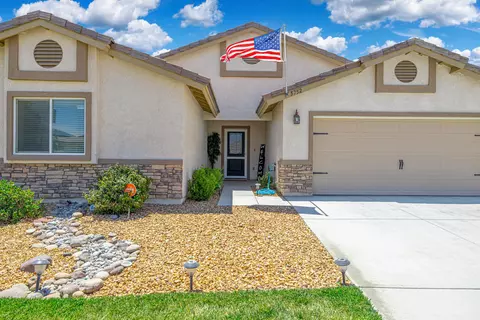 5752 Forry Ct, Lancaster, CA 93536 photo 2