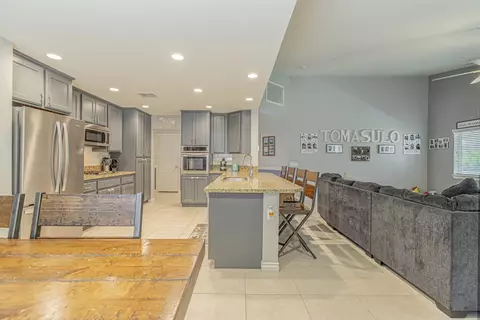 5752 Forry Ct, Lancaster, CA 93536 photo 9
