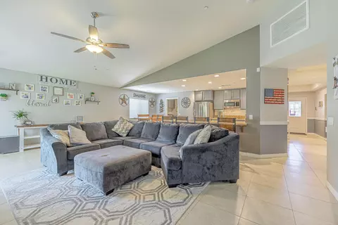 5752 Forry Ct, Lancaster, CA 93536 photo 12