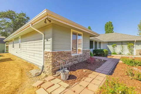 22040 Mid Way, Tehachapi, CA 93561 photo 4
