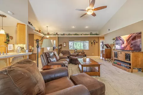 22040 Mid Way, Tehachapi, CA 93561 photo 9