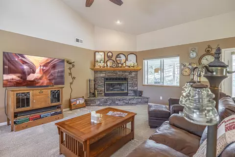 22040 Mid Way, Tehachapi, CA 93561 photo 5