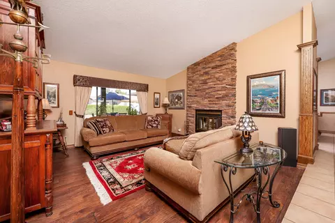 43656 Tomahawk Pl, Lancaster, CA 93536 photo 5