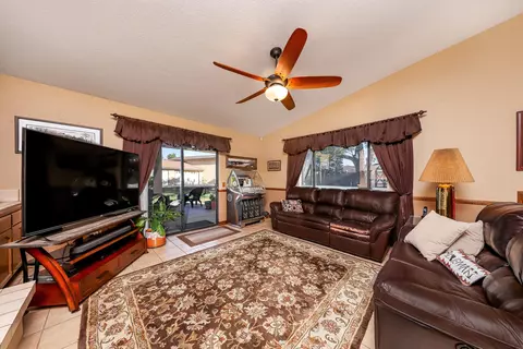 43656 Tomahawk Pl, Lancaster, CA 93536 photo 9