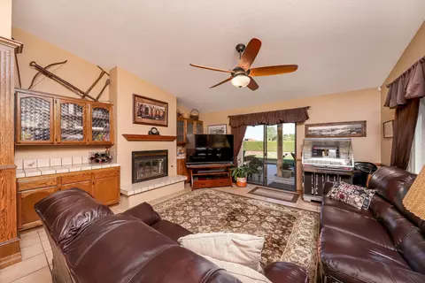 43656 Tomahawk Pl, Lancaster, CA 93536 photo 8