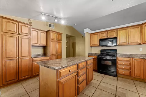 44322 Hampton St, Lancaster, CA 93536 photo 11