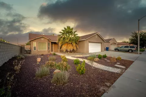 44322 Hampton St, Lancaster, CA 93536 photo 3