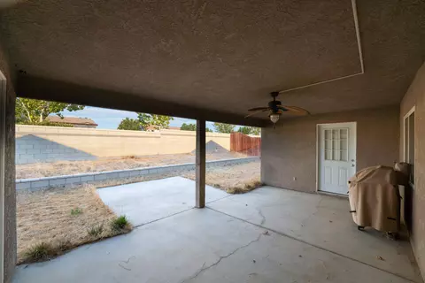 44322 Hampton St, Lancaster, CA 93536 photo 22