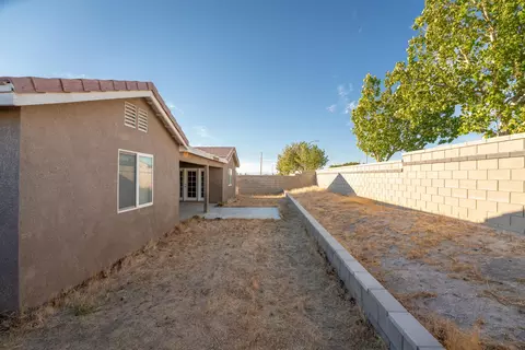 44322 Hampton St, Lancaster, CA 93536 photo 23