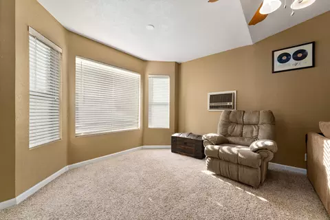 44322 Hampton St, Lancaster, CA 93536 photo 8