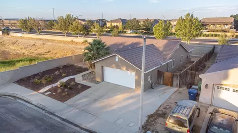 44322 Hampton St, Lancaster, CA 93536 photo 4