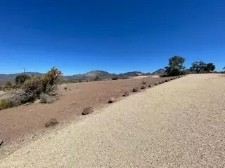 9550 Tanganda Rd, Tehachapi, CA 93561 photo 6