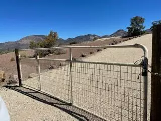 9550 Tanganda Rd, Tehachapi, CA 93561 photo 3
