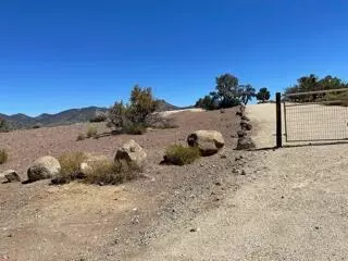 9550 Tanganda Rd, Tehachapi, CA 93561 photo 1