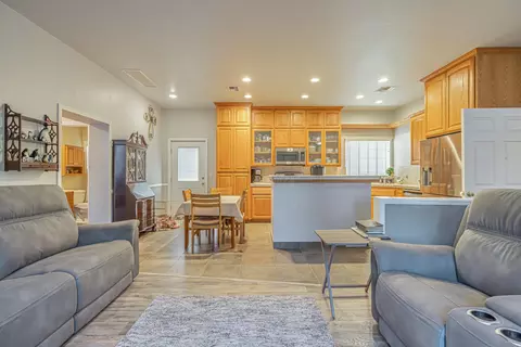 1631 Avenue L4 W, Lancaster, CA 93534 photo 17