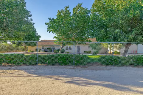 1631 Avenue L4 W, Lancaster, CA 93534 photo 11
