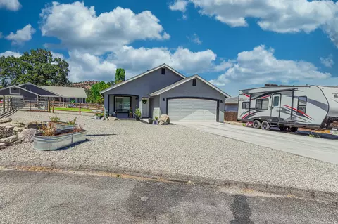 18061 Rawhide Ct, Tehachapi, CA 93561 photo 1