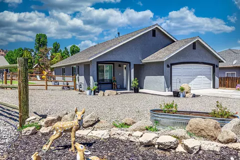 18061 Rawhide Ct, Tehachapi, CA 93561 photo 2