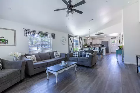 18061 Rawhide Ct, Tehachapi, CA 93561 photo 4