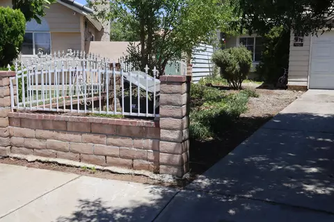 2062 Cape Cod Ln, Palmdale, CA 93550 photo 2