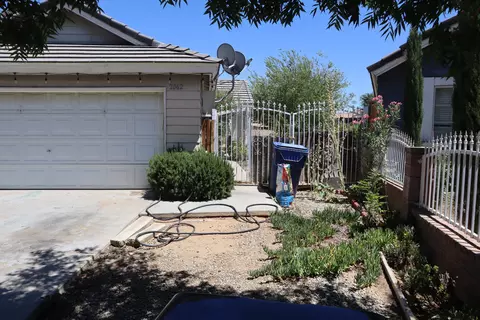 2062 Cape Cod Ln, Palmdale, CA 93550 photo 5