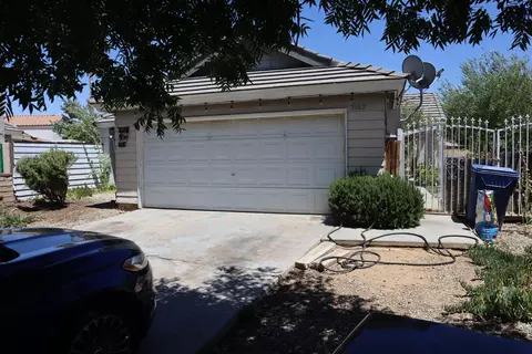 2062 Cape Cod Ln, Palmdale, CA 93550 photo 4