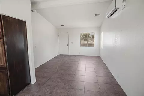 2346 Pecos Ct, Lancaster, CA 93535 photo 2