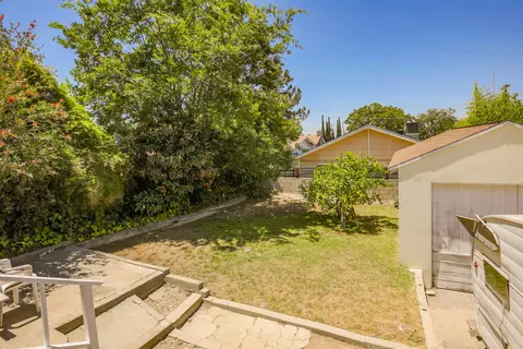 10647 Samoa Ave, Tujunga, CA 91042 photo 3