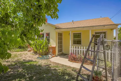 10647 Samoa Ave, Tujunga, CA 91042 photo 2