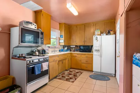 10647 Samoa Ave, Tujunga, CA 91042 photo 13