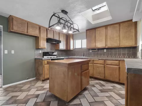 38231 15th St E, Palmdale, CA 93550 photo 4